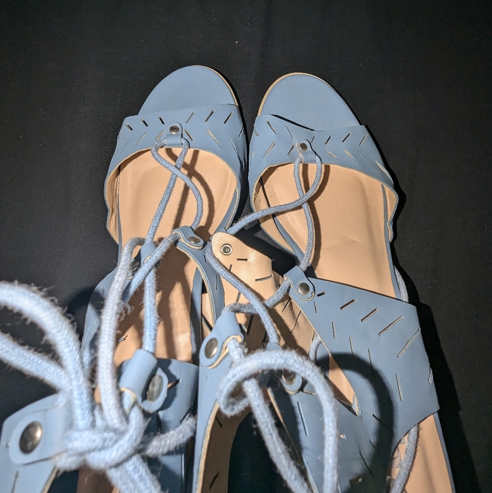 💰💰Wedge lace up blue sz 11